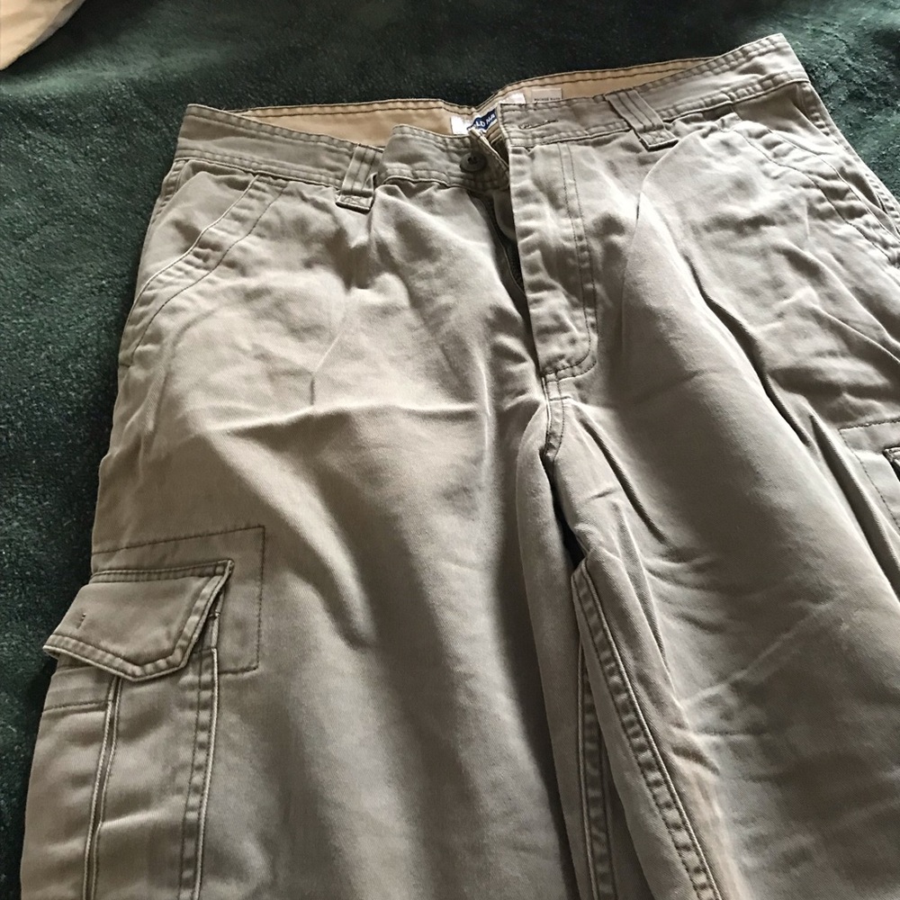 Old Navy Cargo pants 32*32